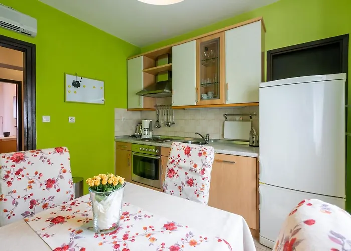 Zec Apartment *